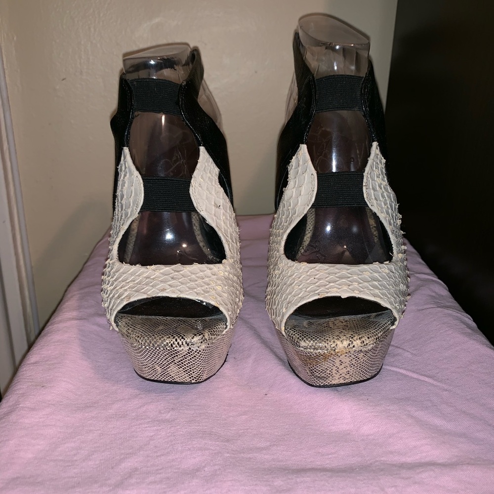 Jessica Simpson  Platform sling back Heels